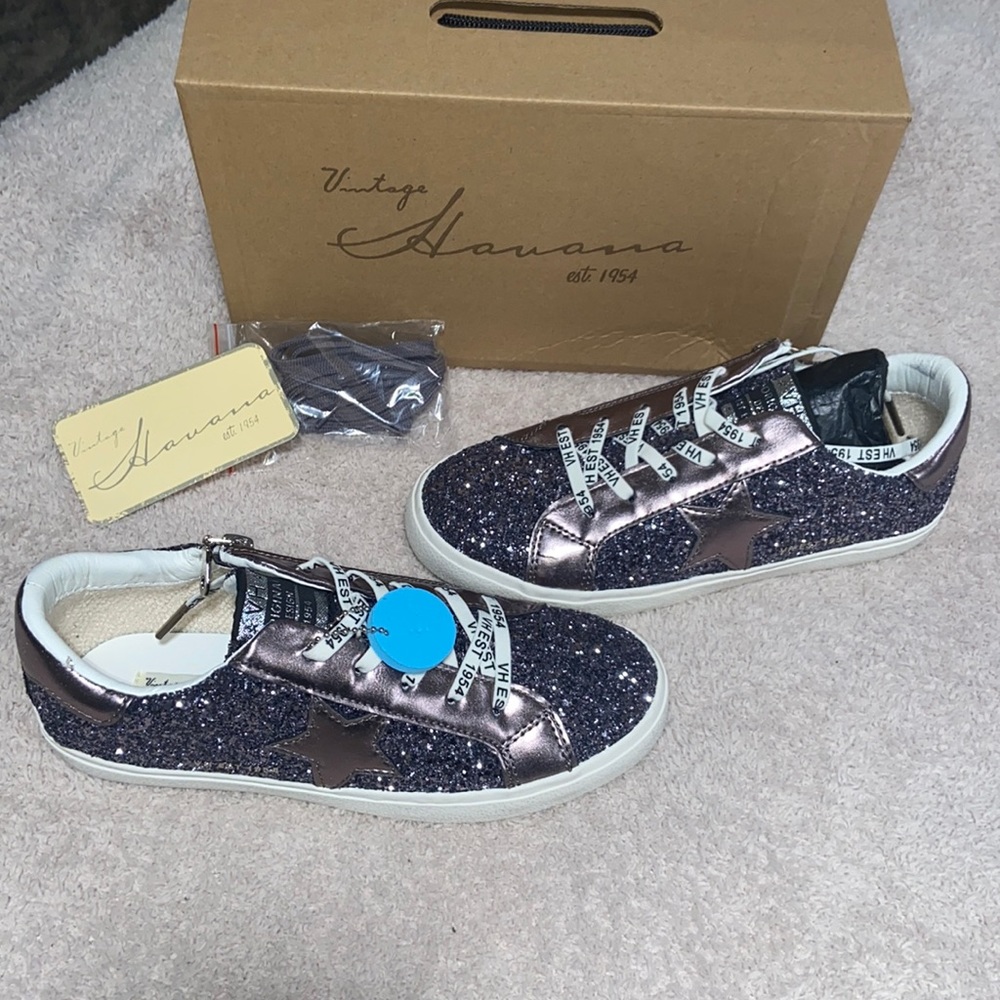 NEW!! ✨ Sparkly “Linoy” Glitter Sneaker 👟
